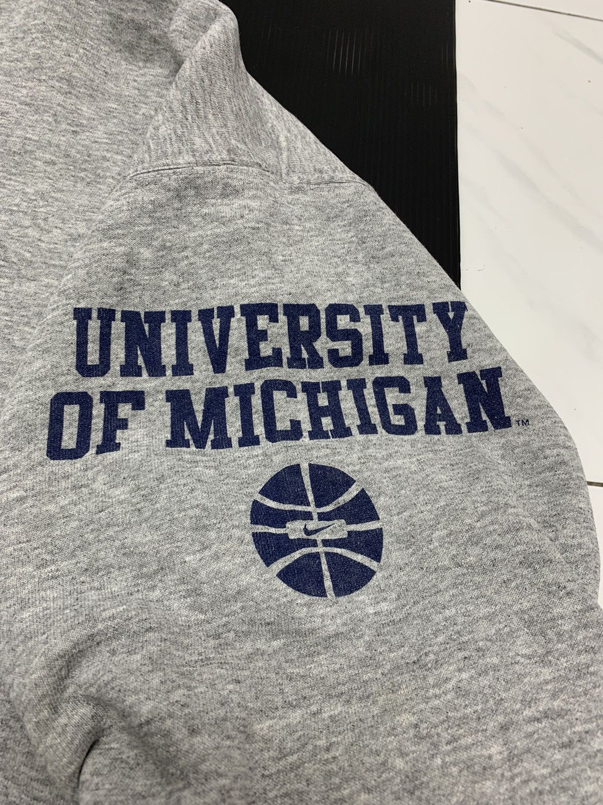 Vintage THRASHED Y2K Nike Centre Hoodie University Of Michigan Size US XL / EU 56 / 4 - 5 Thumbnail