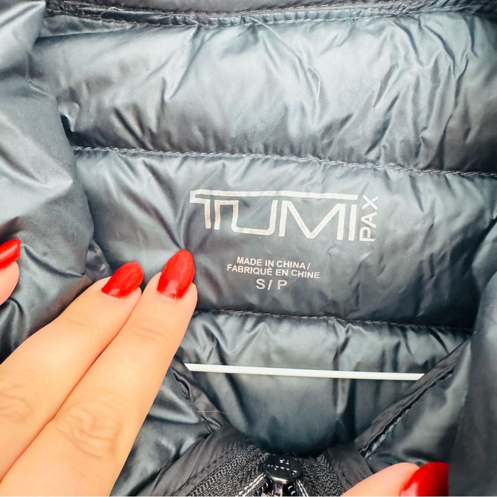 Tumi TUMI PAX Black Puffer Down Vest $195 Jacket Pillow Pouch Size US S / EU 44-46 / 1 - 4 Thumbnail