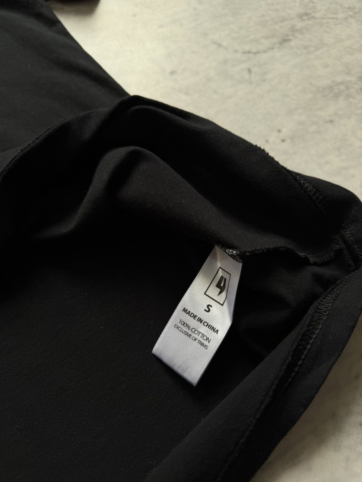 Vintage BLACK TEE WHITE OUTLINE Y LOGO Basic Blank Size US S / EU 44-46 / 1 - 5 Thumbnail