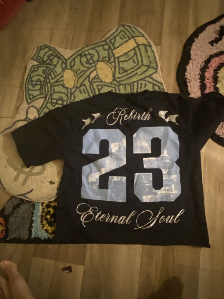 Other A black graphic tee with blue Size US S / EU 44-46 / 1 - 1 Thumbnail