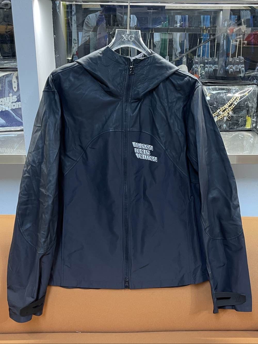 Louis Vuitton Louis Vuitton Logo Leather Hoodie Jacket Size 58 Size US XXL / EU 58 / 5 - 1 Thumbnail