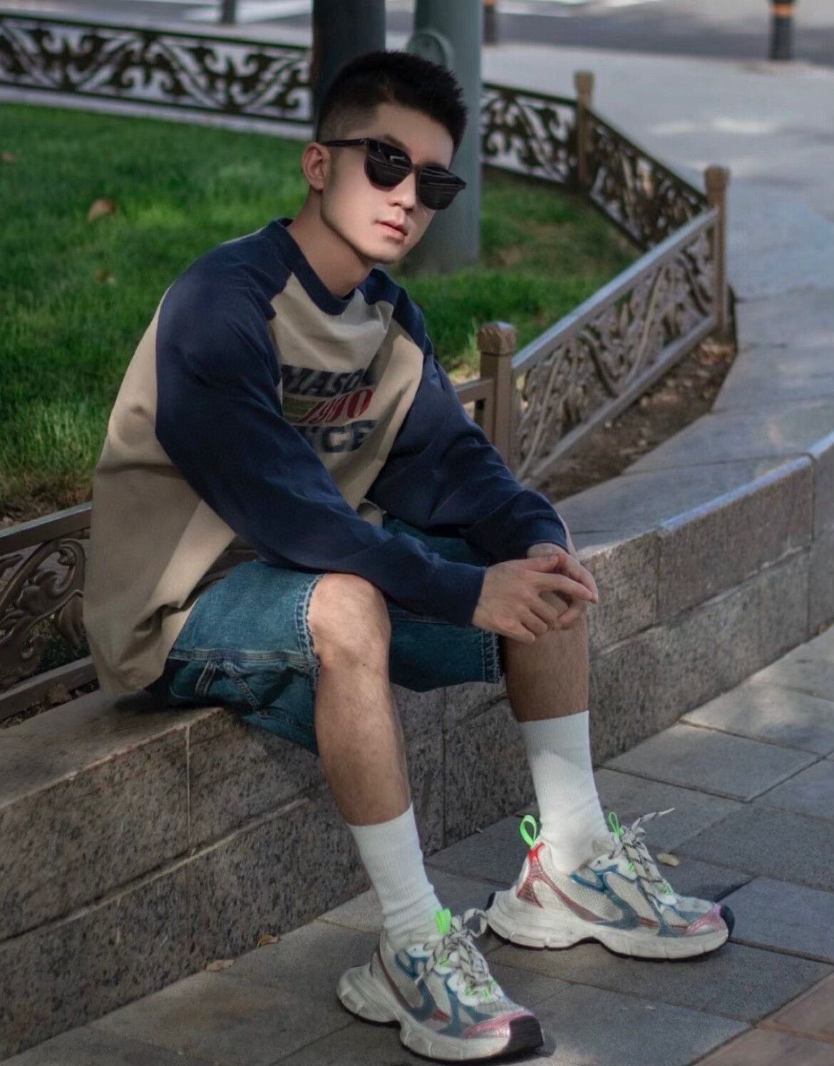 Balenciaga balenciaga colorful chunky dad sneakers size 42 Size US 9 / EU 42 - 9 Thumbnail