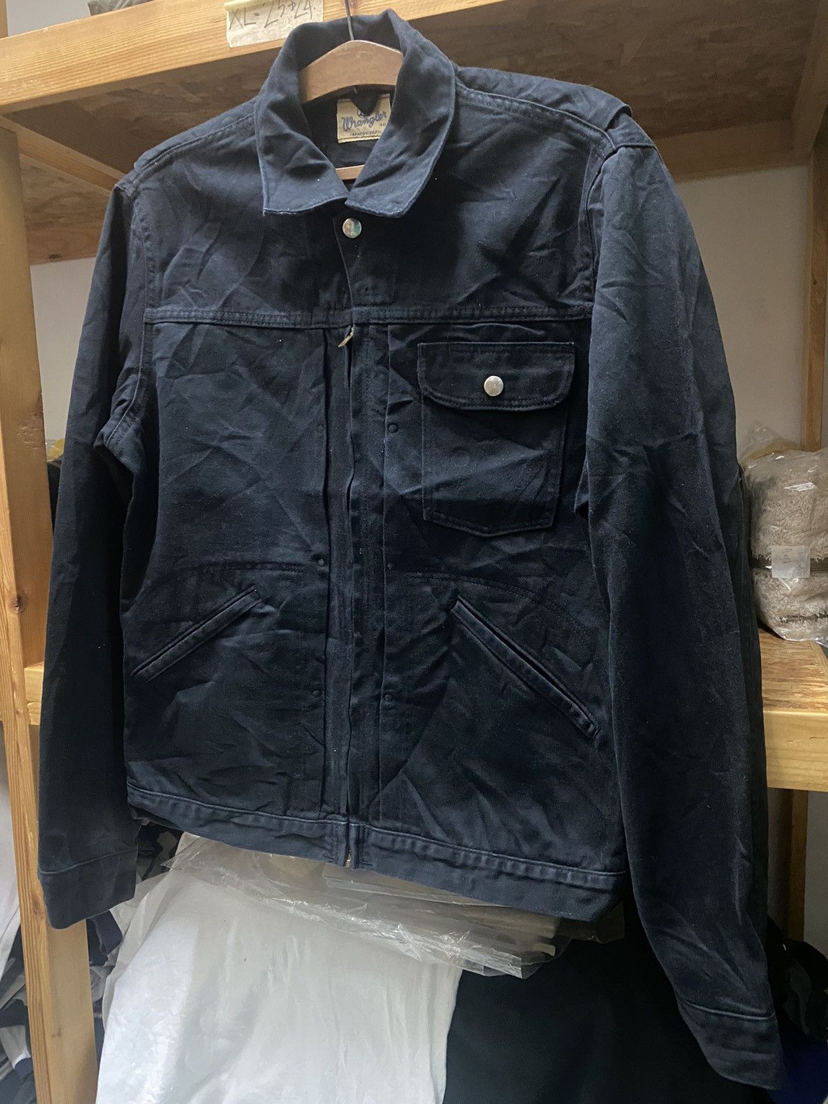 Vintage DISTRESSED WRANGLER DENIM JACKET Size US M / EU 48-50 / 2 - 3 Thumbnail