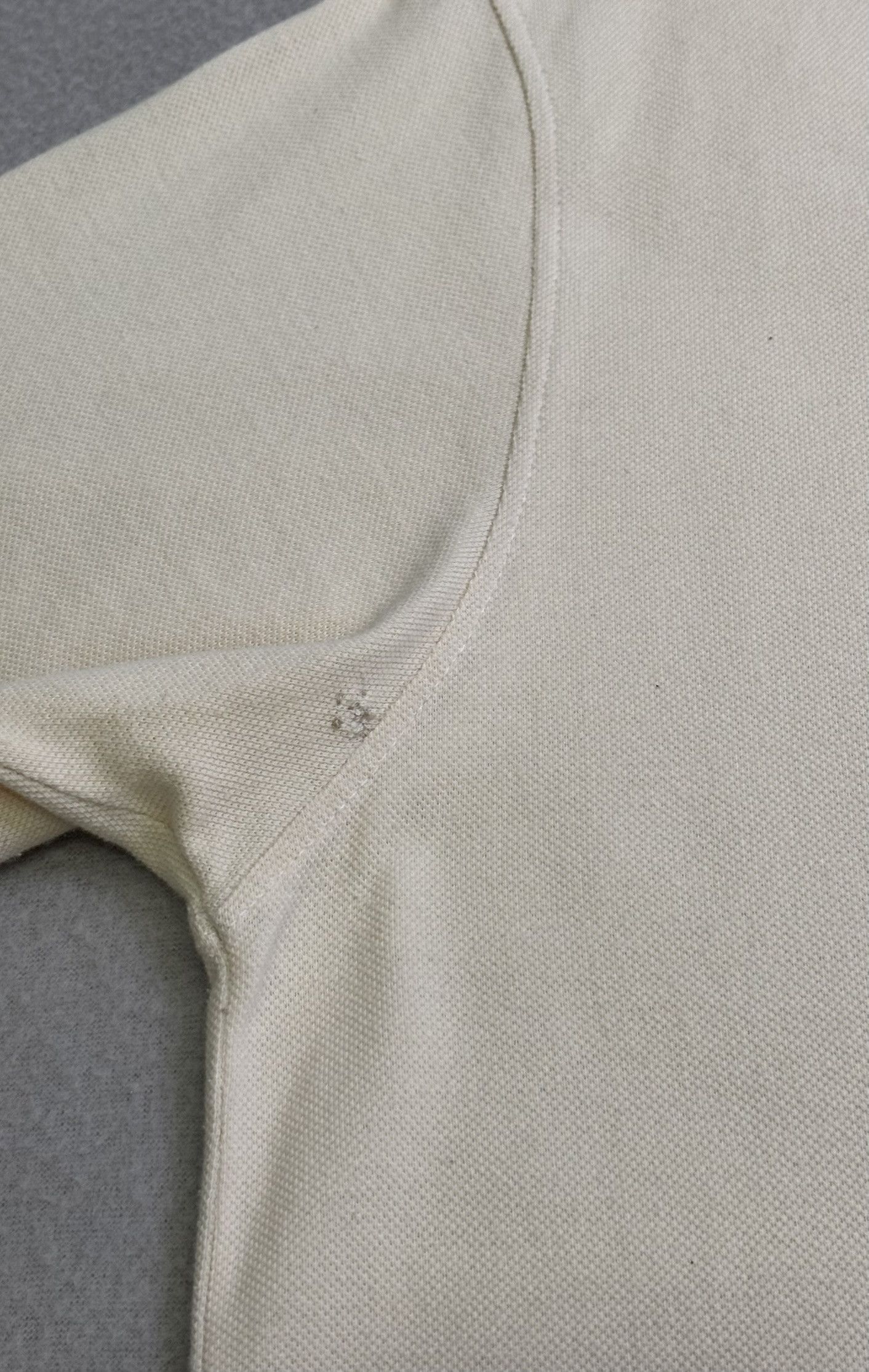 Burberry Burberry vintage Beige polo size L Size US L / EU 52-54 / 3 - 12 Thumbnail