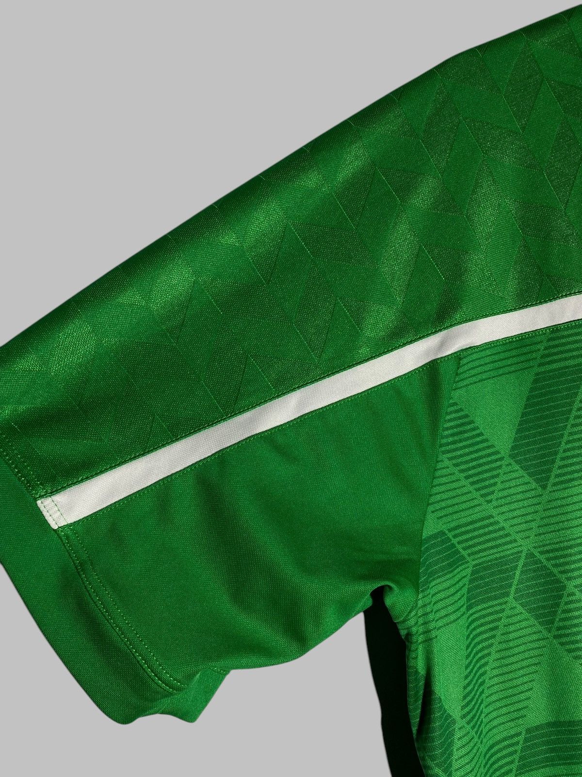 Umbro Umbro Chapecoense FC 2020 Home Football Shirt Size US L / EU 52-54 / 3 - 7 Thumbnail