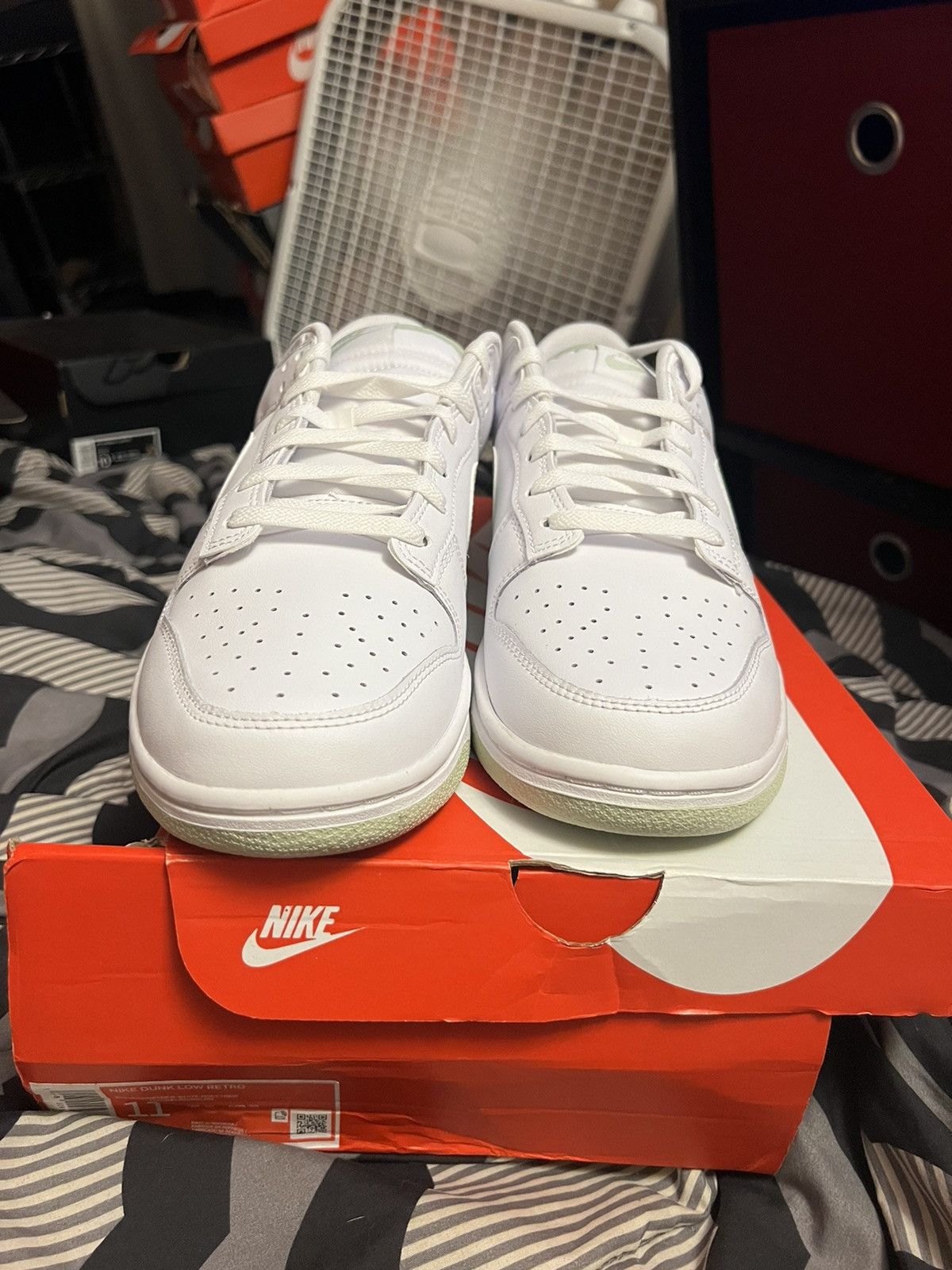 Nike Nike Dunk Low Retro White Honeydew Green Men's Size 11 Shoes Size US 11 / EU 44 - 2 Thumbnail