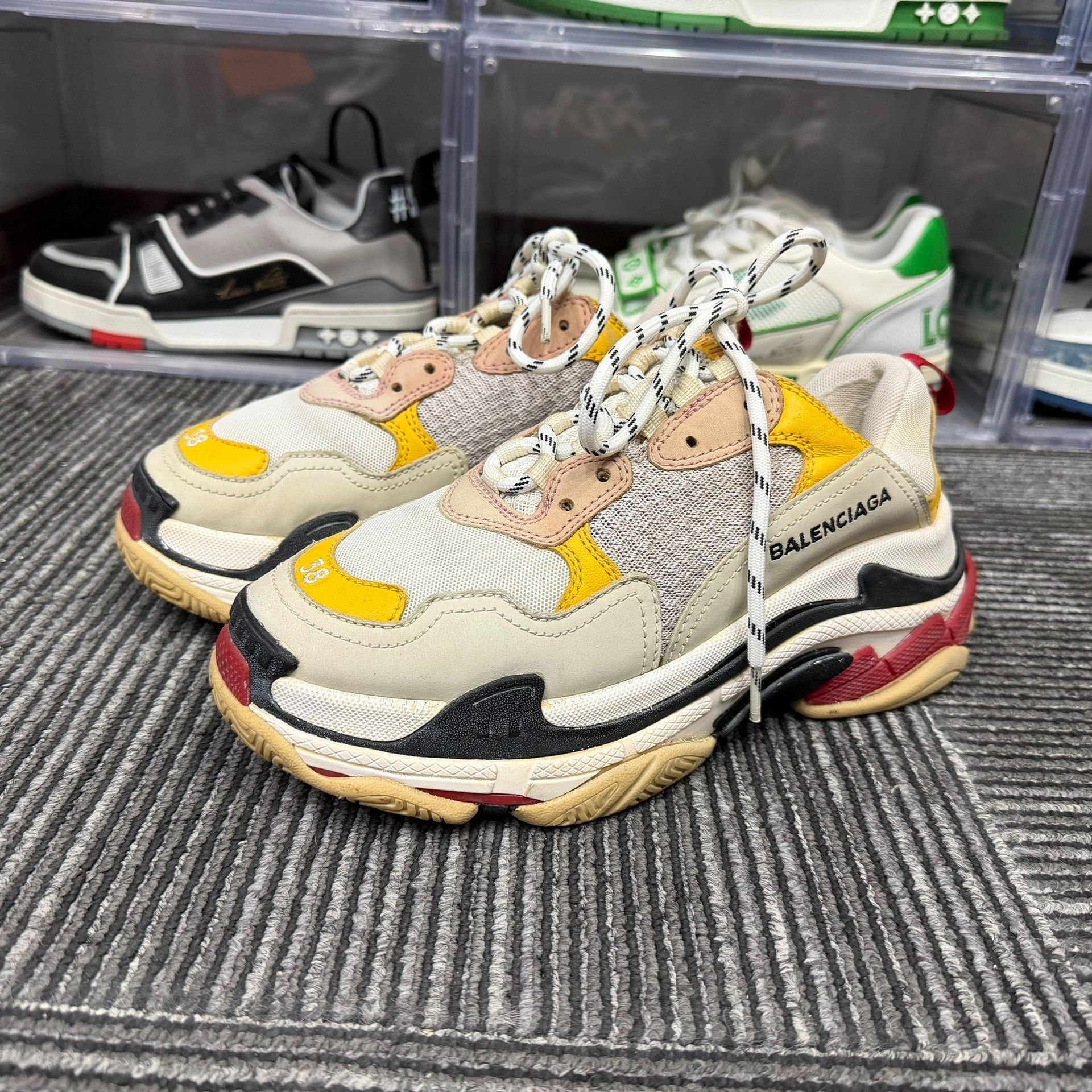 Balenciaga Balenciaga Lowtop Sneakers us_8 Women Size US 8 / IT 38 - 1 Thumbnail