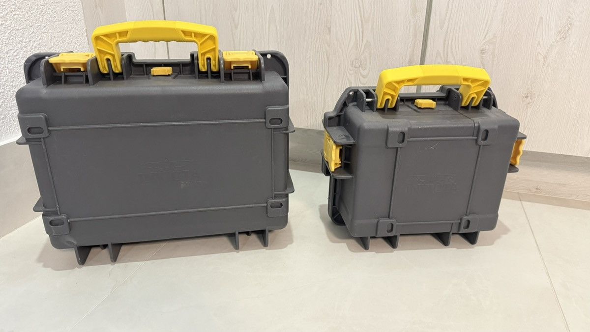 Invicta Invicta 3 & 8 Slot Collector Dive Cases Gray w/Yellow Handle Size ONE SIZE - 4 Thumbnail