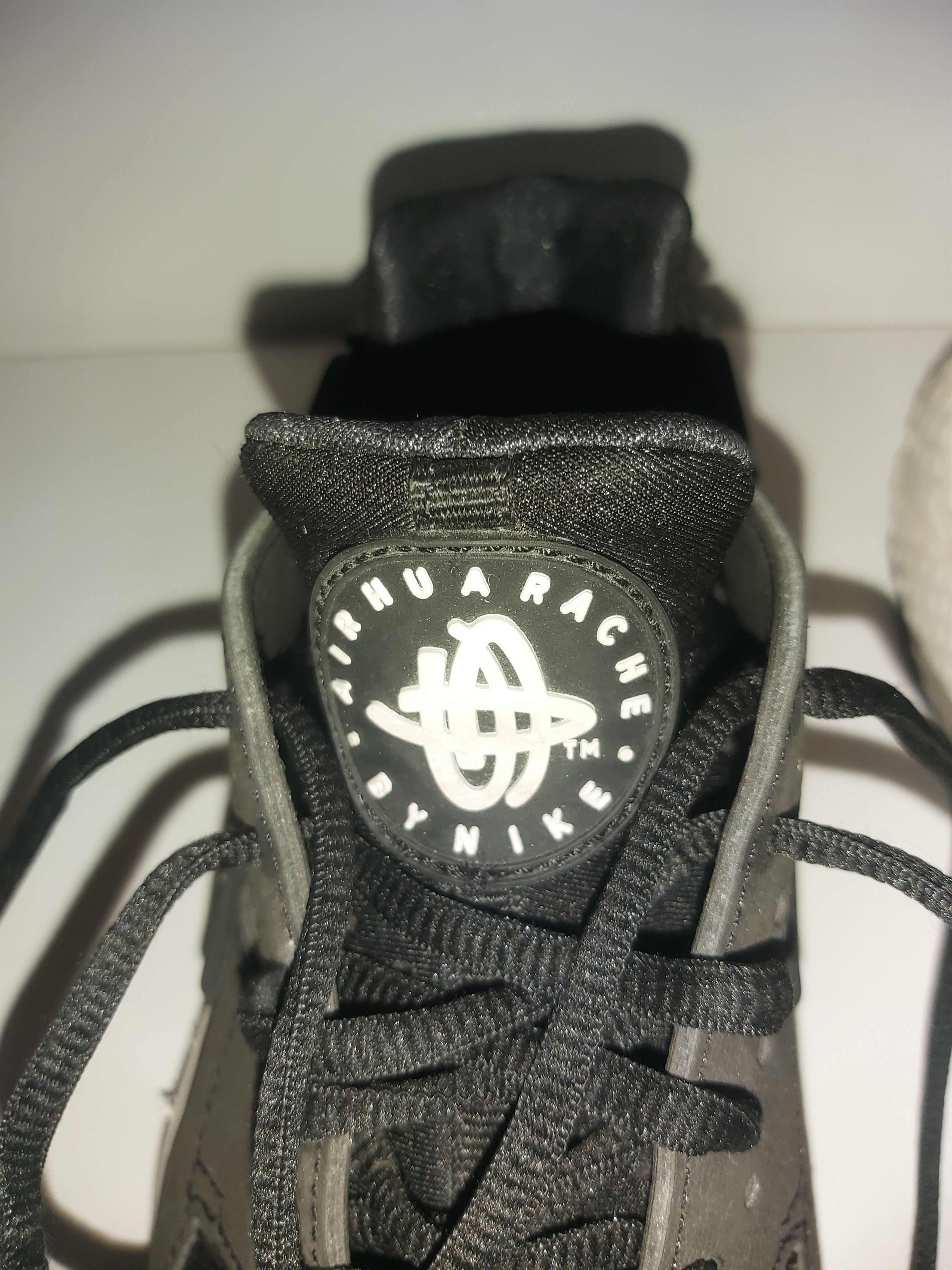 Nike 35,5eur 5us NIKE AIR HUARACHE WMNS "Black-White" 634835-006 Size US 5 / IT 35 - 12 Thumbnail