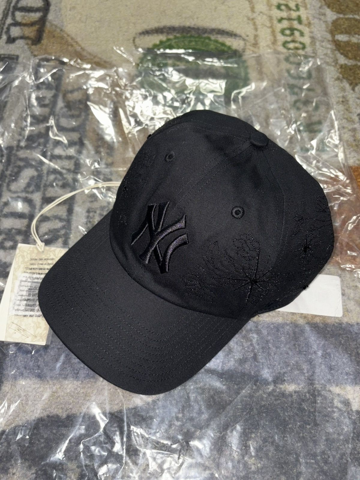 Kith × New York Yankees Lisa for Kith ‘47 Clean Up Classic Cap Size ONE SIZE - 1 Thumbnail