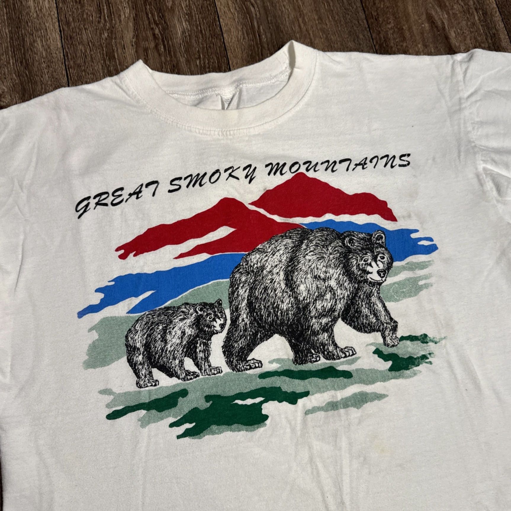 Vintage VINTAGE Great Smoky Mountains Nature Black Bear White T-Shirt L Men White 90s Bears Shirt Mens Size US L / EU 52-54 / 3 - 2 Thumbnail