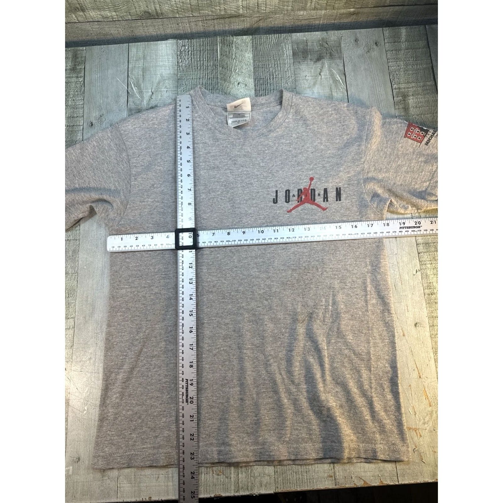 Nike VINTAGE Nike Michael Jordan Restaurant Shirt USA 23 Medium Gray Mens T-Shirt Size US M / EU 48-50 / 2 - 7 Thumbnail