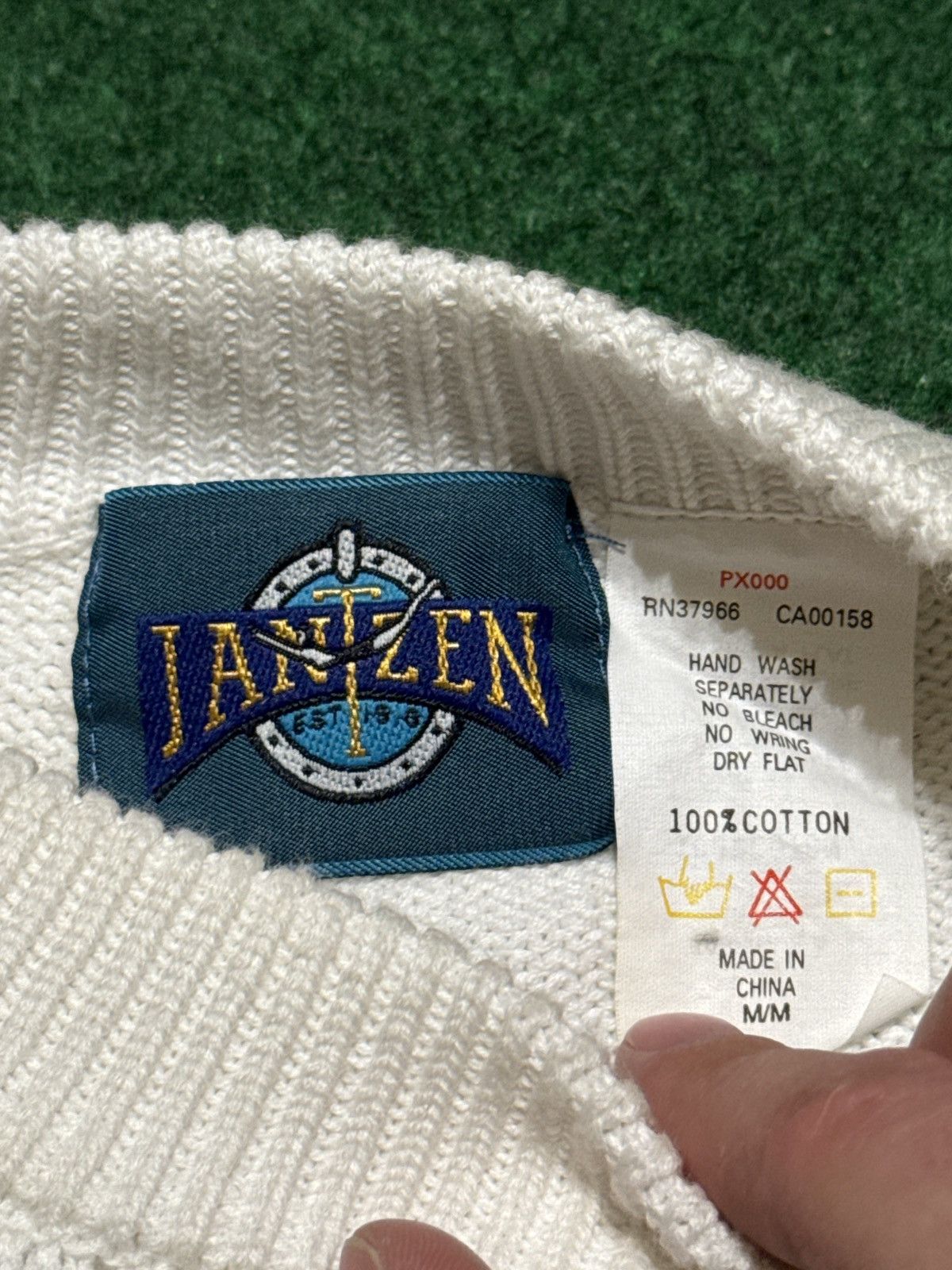 Jantzen Jantzen Golf Graphic Knit Vintage 90s Preppy AOP M Sweater Size US M / EU 48-50 / 2 - 3 Thumbnail