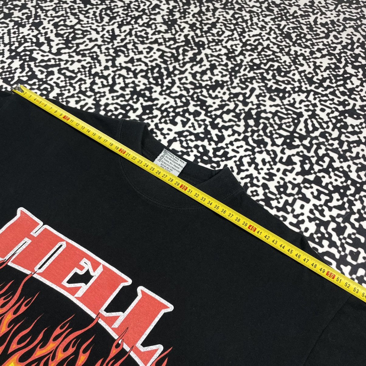 Vintage Vintage 90s Hell Cayman Islands Flame Fire Retro T-shirt Size US M / EU 48-50 / 2 - 8 Thumbnail