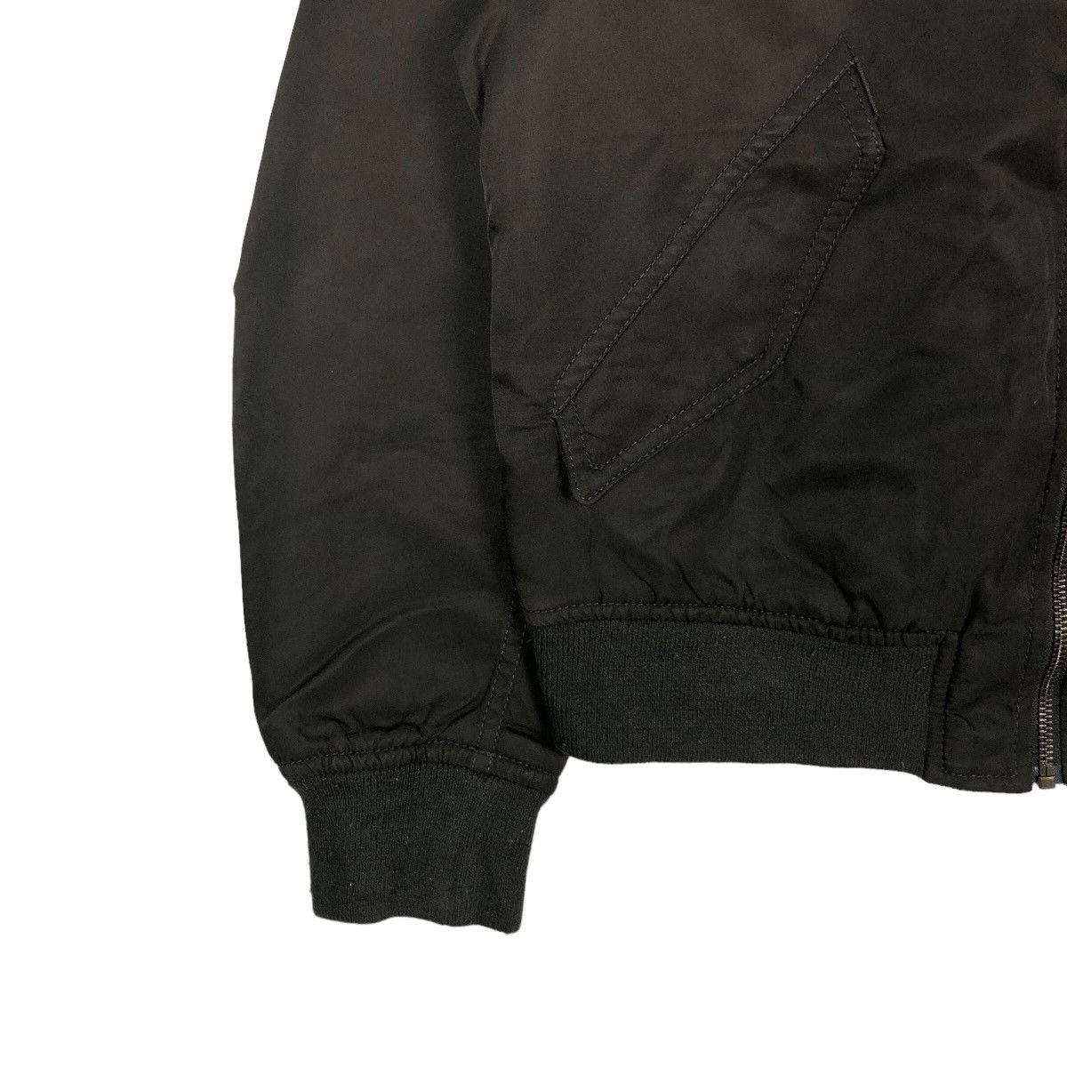 Japanese Brand VINTAGE BOMBER JACKET RIOT RIOT DESIGN UNIQLO JAPAN Size US M / EU 48-50 / 2 - 3 Thumbnail