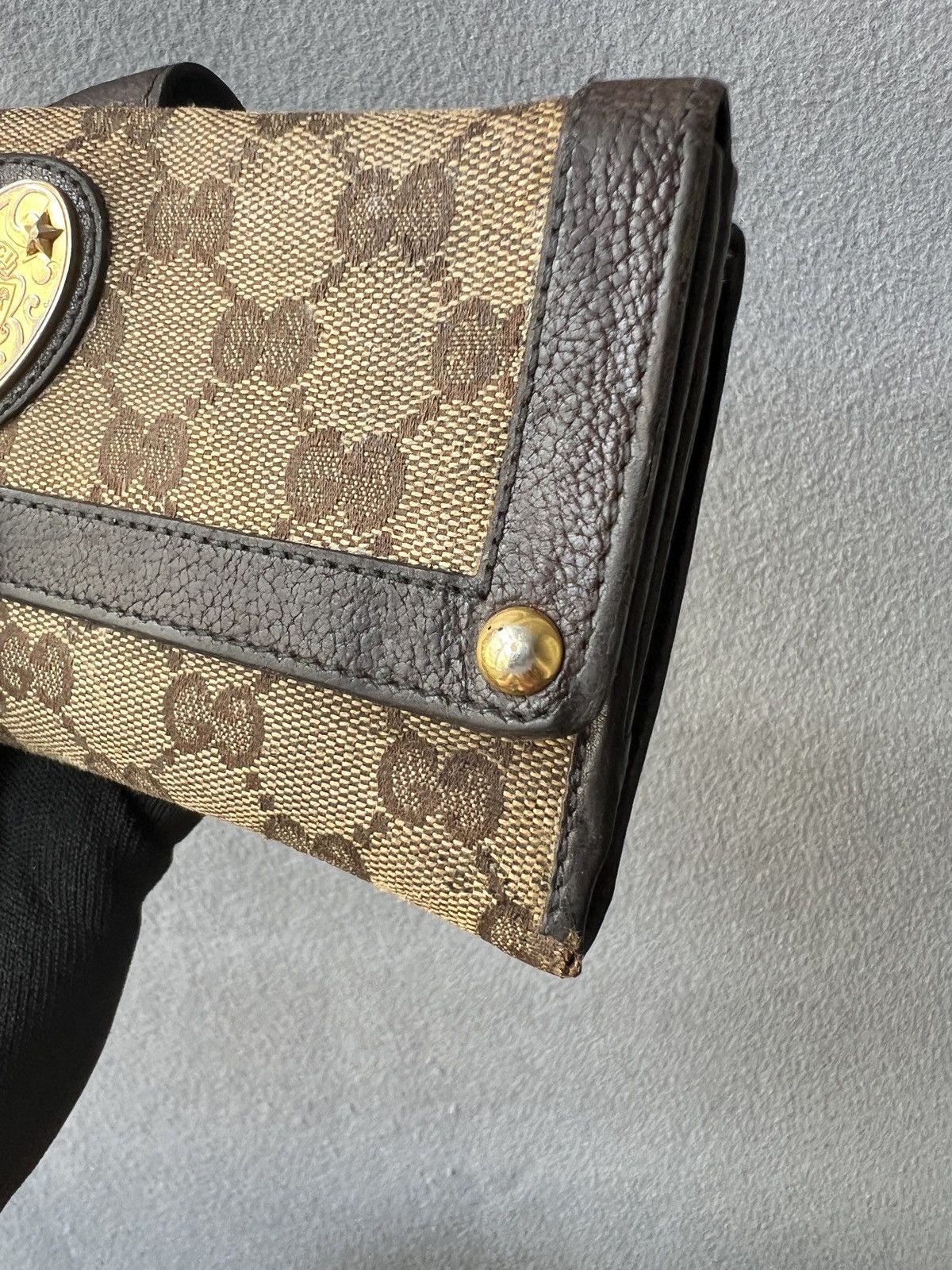 Gucci Authentic Gucci Wallet Heart Crest x Vintage Gucci Size ONE SIZE - 9 Thumbnail