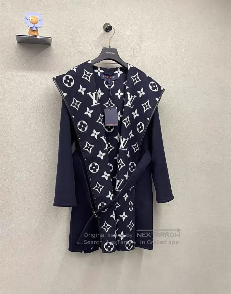 Louis Vuitton Louis Vuitton Dark blue lace-up midi coat Size XS / US 0-2 / IT 36-38 - 3 Thumbnail