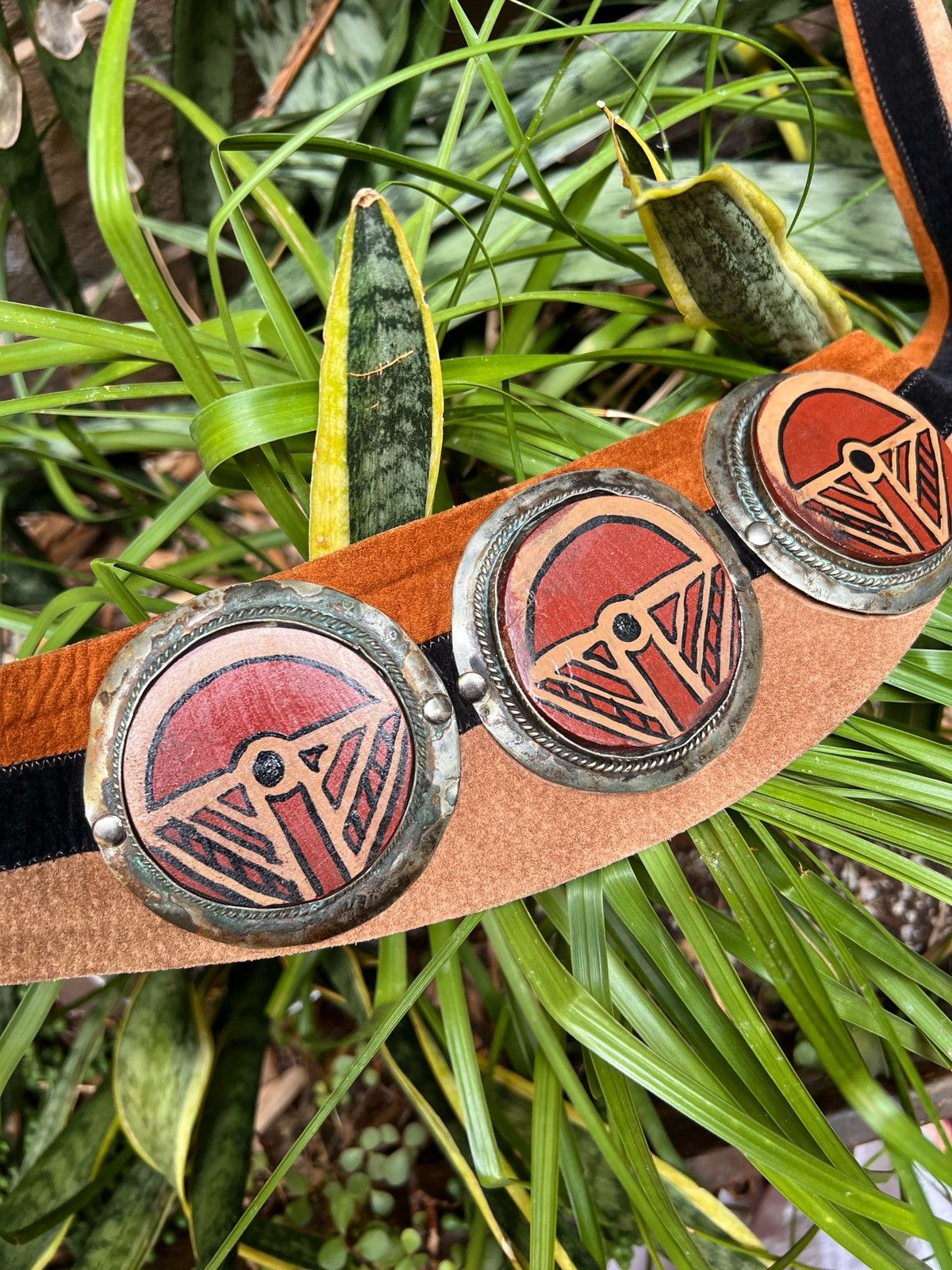 Vintage Vintage 70s artisan wide leather belt with medallion detail Size ONE SIZE - 1 Thumbnail