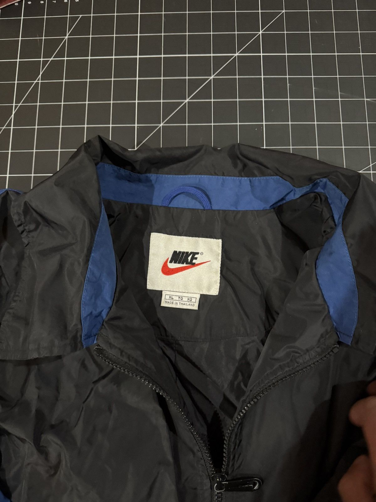Nike Vintage Nike Windbreaker jacket Size US XL / EU 56 / 4 - 3 Thumbnail