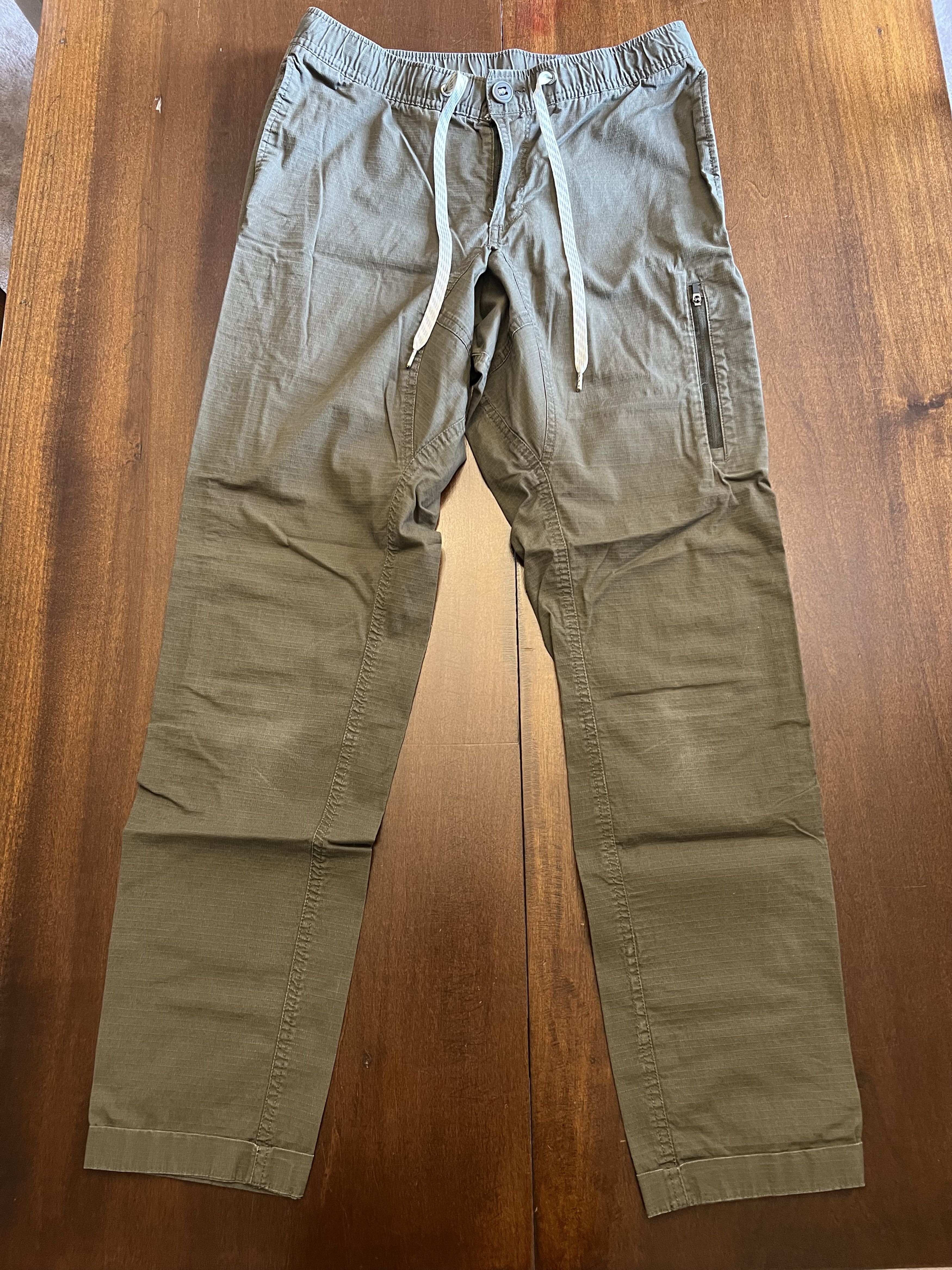 Vuori Vuori men's joggers/climbing pants, size small Size US 32 / EU 48 - 1 Thumbnail