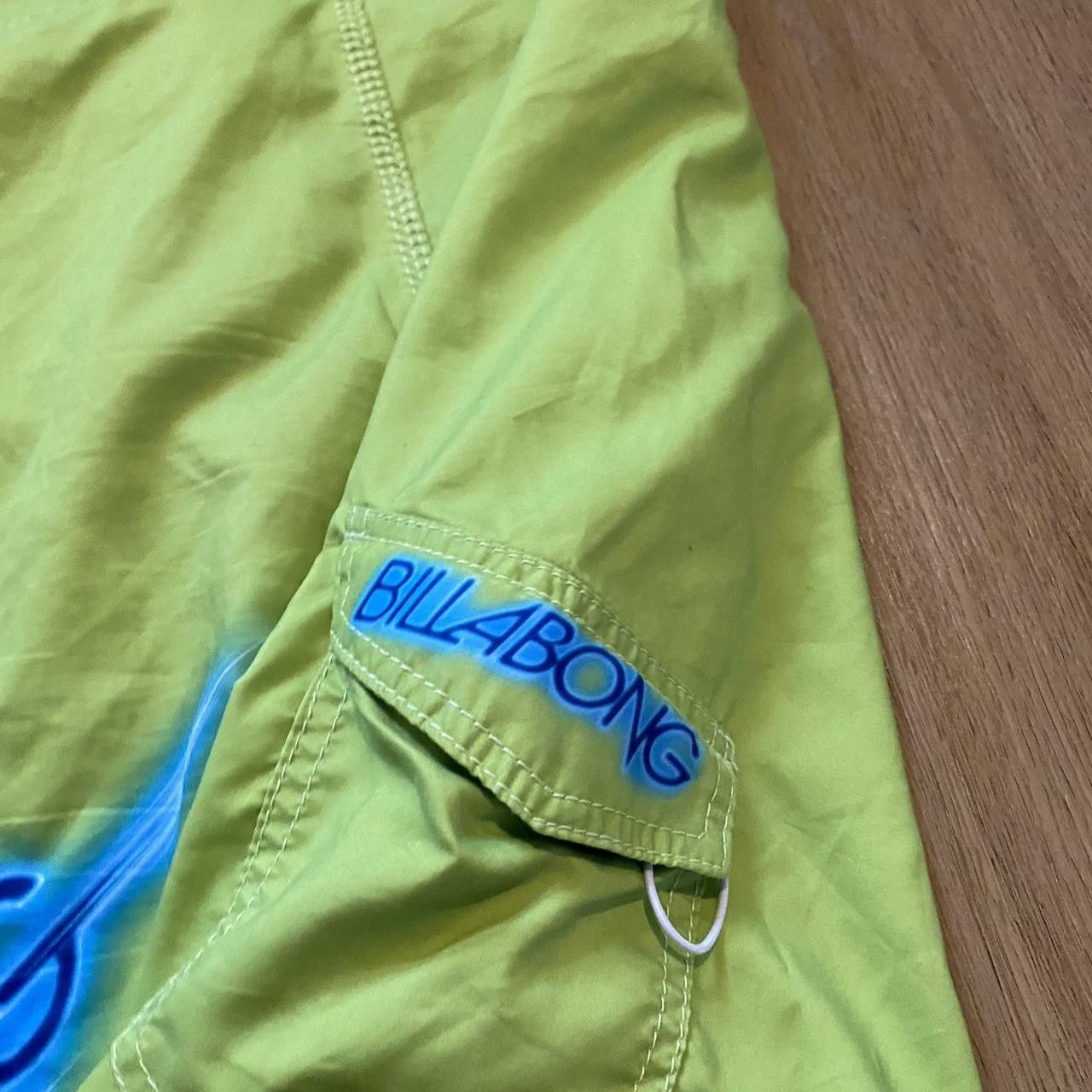 Billabong Billabong board shorts with blue and green waves Size US S / EU 44-46 / 1 - 3 Thumbnail