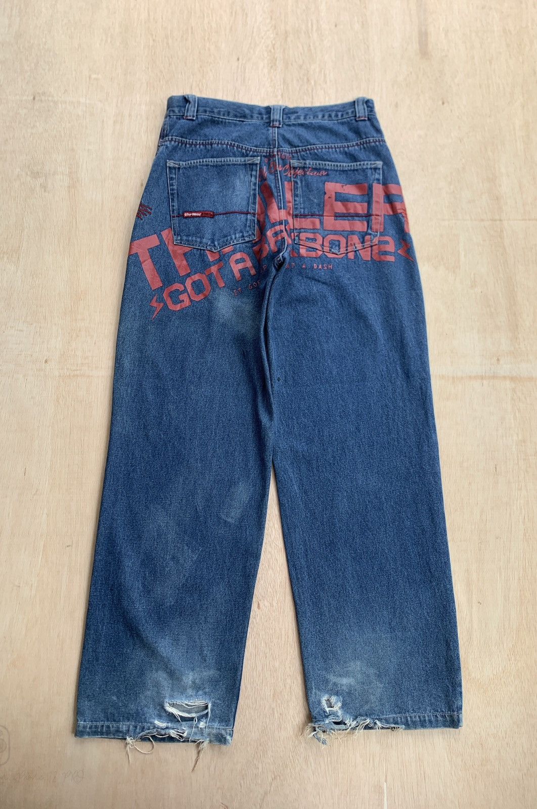 Thriller Dnm Distressed Denim Jeans