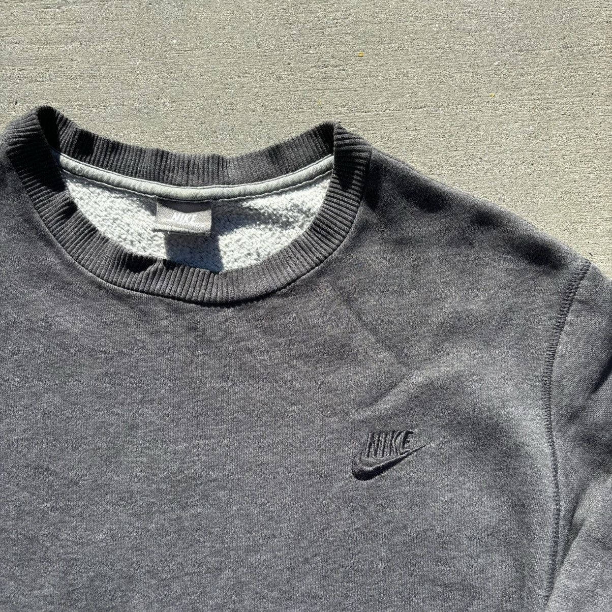 Nike × Vintage Vintage Nike 2000s grey crewneck sweatshirt embroidered logo Size US L / EU 52-54 / 3 - 2 Thumbnail