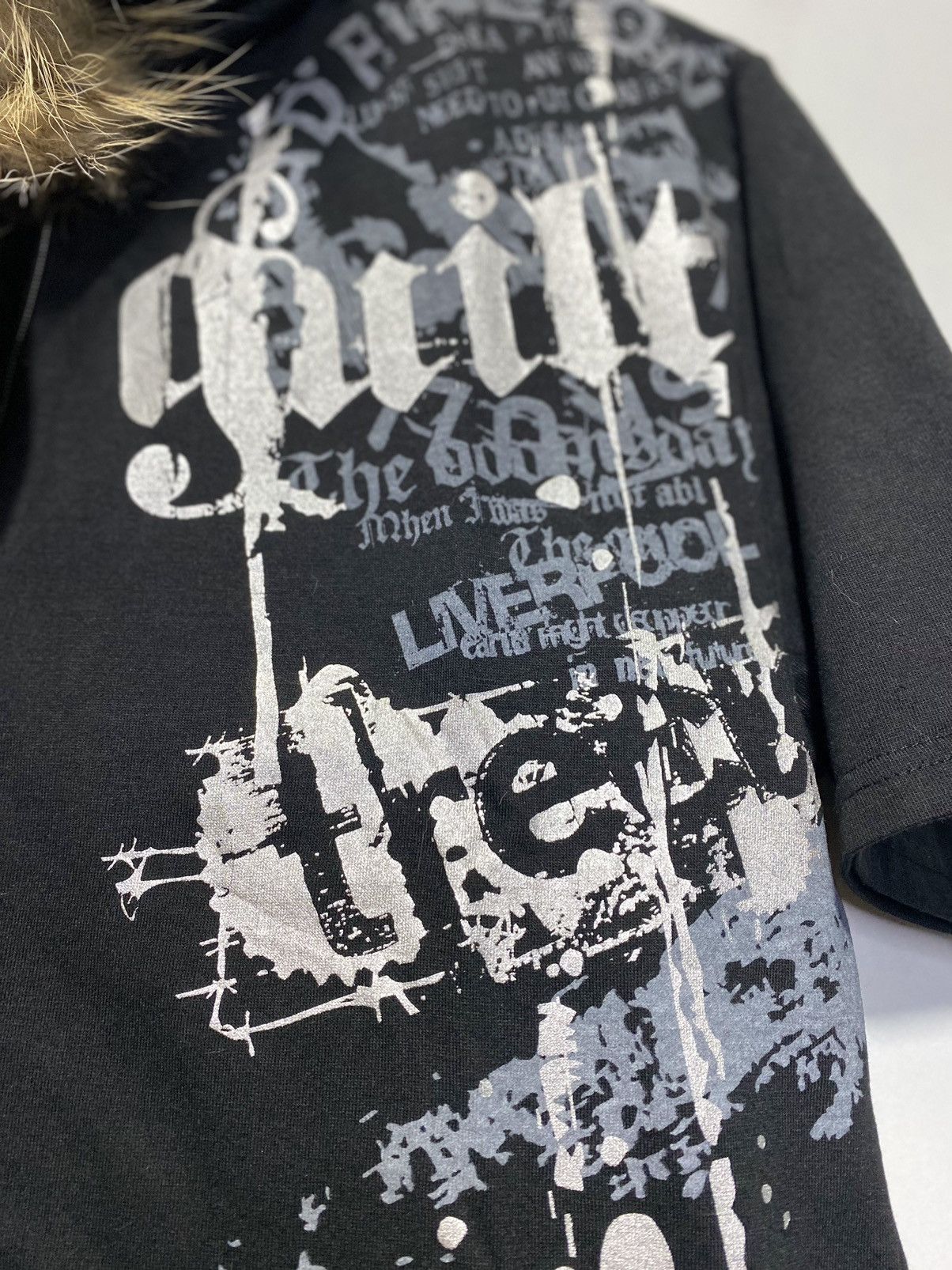Japanese Brand Vkei style Beaumere poem punk short fur hoodie Size US M / EU 48-50 / 2 - 3 Thumbnail