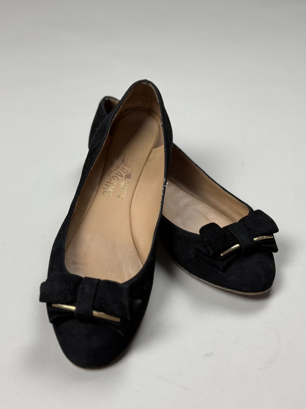 Salvatore Ferragamo Salvatore Ferragamo Ladies Suede Flats Ballets Shoes Size US 8.5 / IT 38.5 - 13 Thumbnail