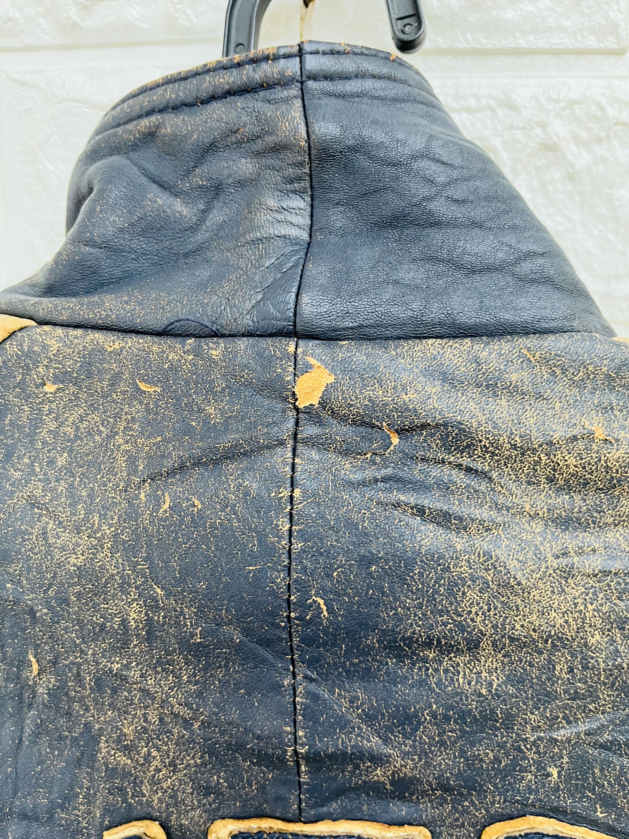 Guess Vintage Guess Hip Hop Streetwear FashionStyle Leather Jacket Size US L / EU 52-54 / 3 - 15 Thumbnail
