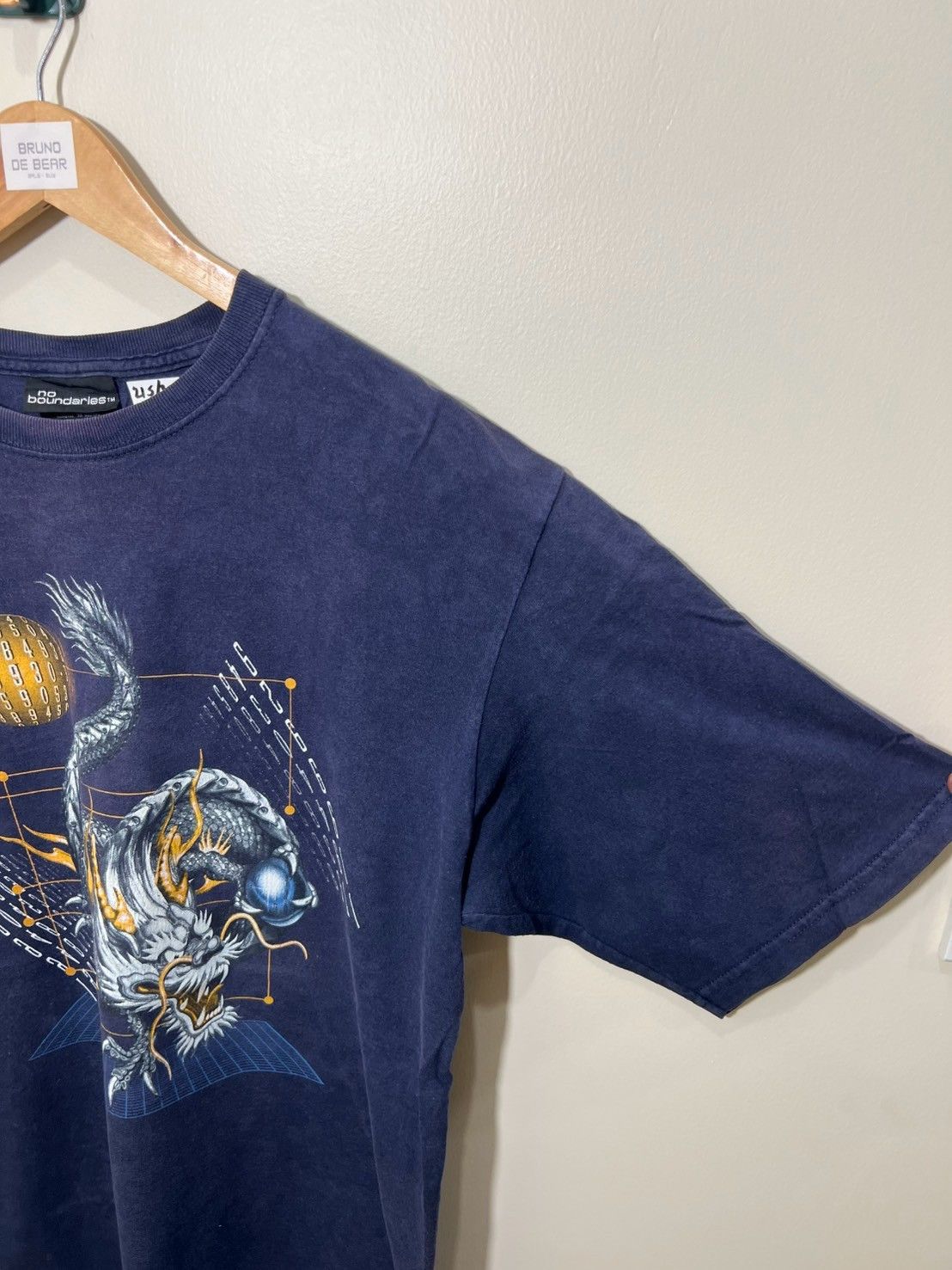 Vintage Vintage No Boundaries Dragon shirt Y2K bnz01 Size US M / EU 48-50 / 2 - 7 Thumbnail