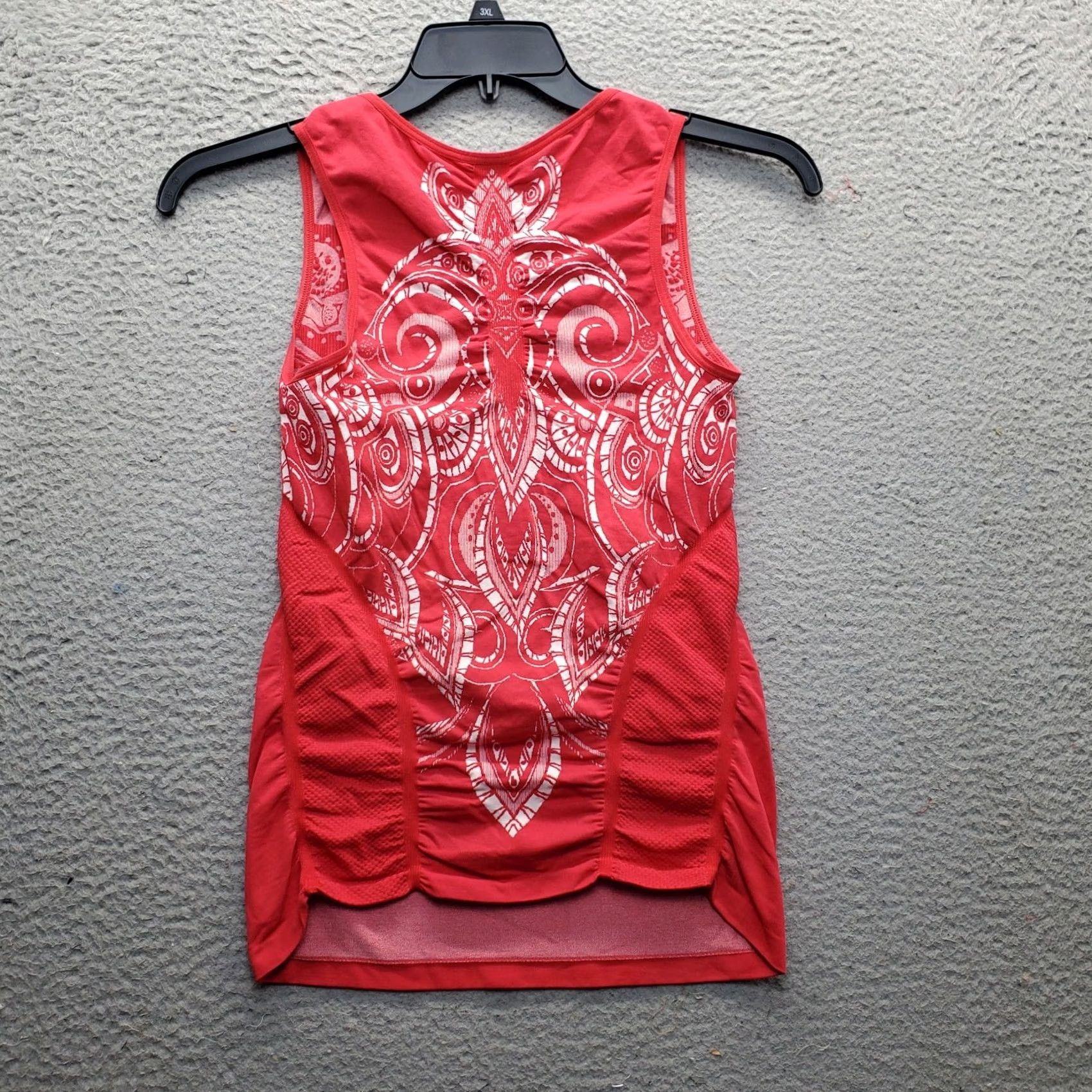 Athleta Athleta Tank Top Womens S Multicolor Geometric Round Neck Wide Strap Pullover Shirt Womens Size S Multicolor Geometric Sleeveless Size S / US 4 / IT 40 - 2 Thumbnail