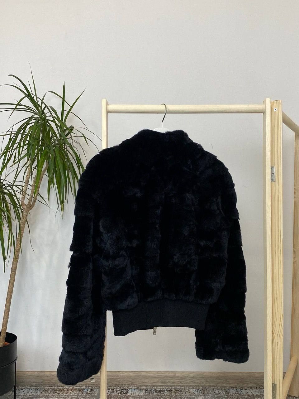 Alexander McQueen Alexander McQueen Short Fur Coat Black Vera Pelle Size M / US 6-8 / IT 42-44 - 3 Thumbnail
