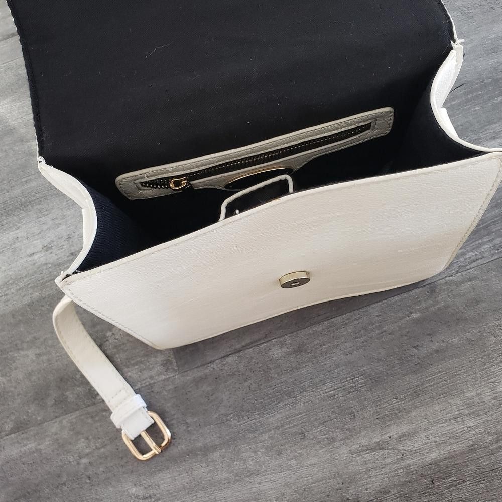Forever 21 White Gold F21 Classic Mini Clutch Size ONE SIZE - 3 Thumbnail