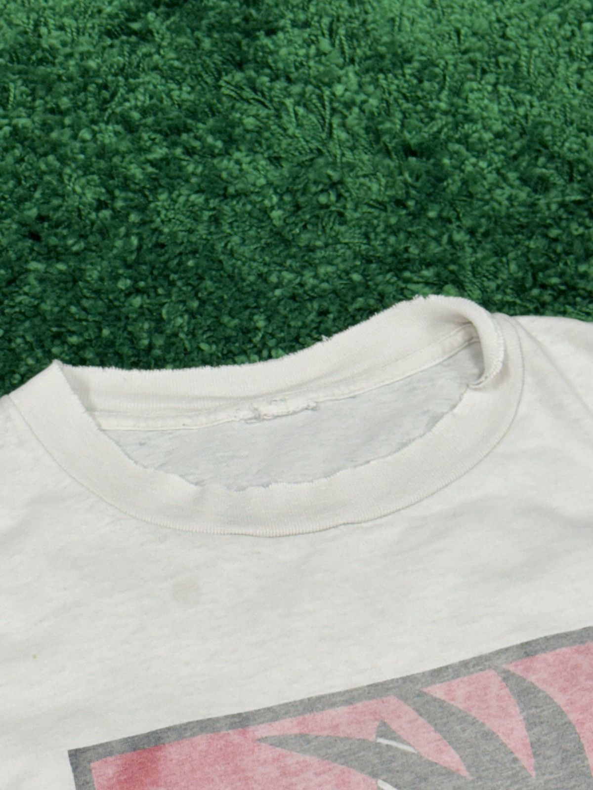 Vintage Vintage 1993 Warner Bro Sylvester Cat Distressed Cartoon Tee Size US M / EU 48-50 / 2 - 5 Thumbnail