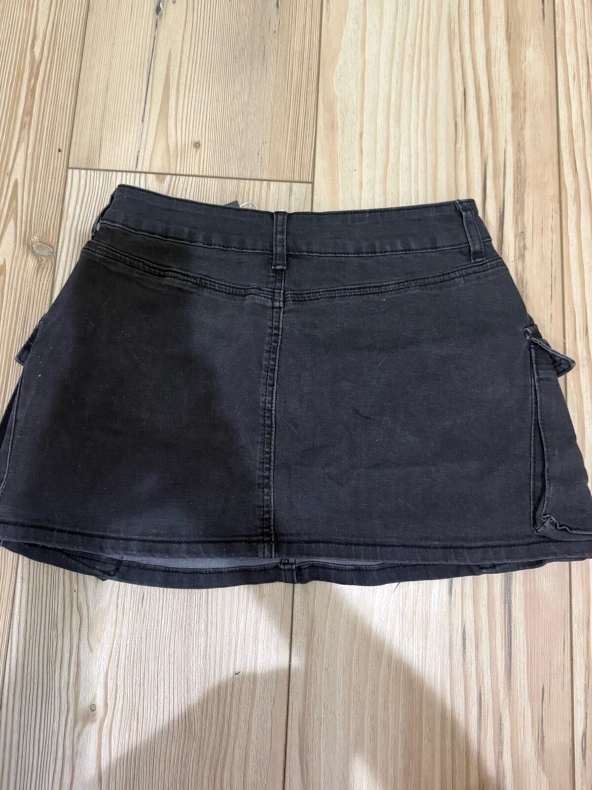 Other Women's Black Cargo Mini Skirt with Utility Pockets Size 28" / US 6 / IT 42 - 3 Thumbnail