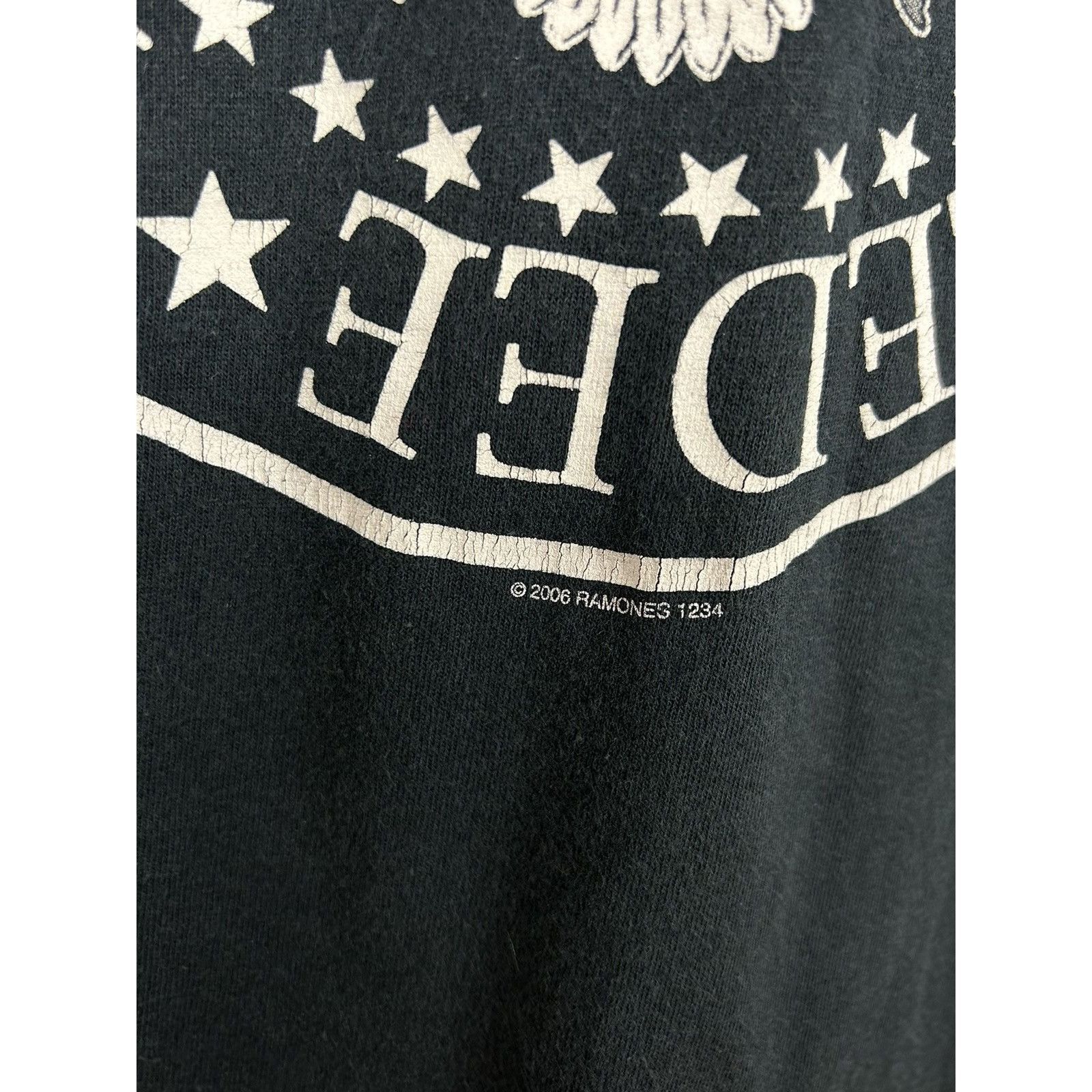 Band Tees 00s Vintage 2006 Ramones 1234 Faded Short Sleeve T-Shirt Size US M / EU 48-50 / 2 - 3 Thumbnail