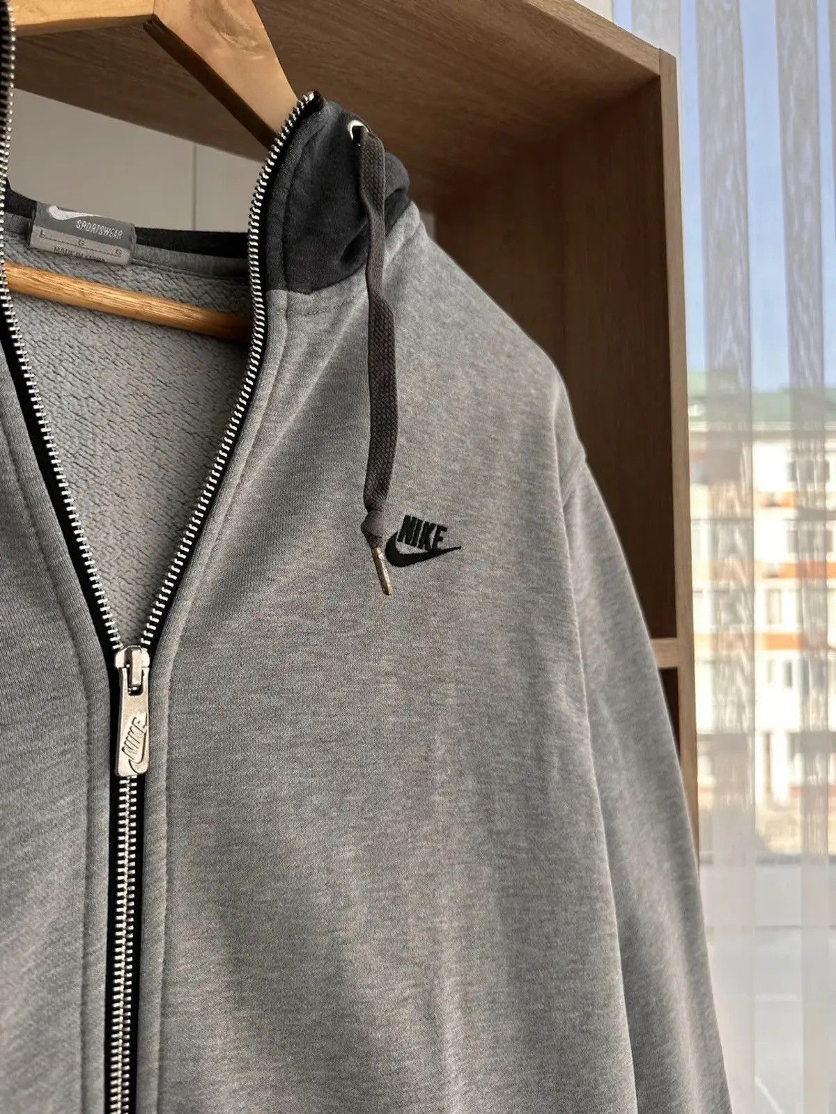 Nike × Vintage Vintage Nike Streetwear Grey Gradient Zip Hoodie Size US L / EU 52-54 / 3 - 3 Thumbnail