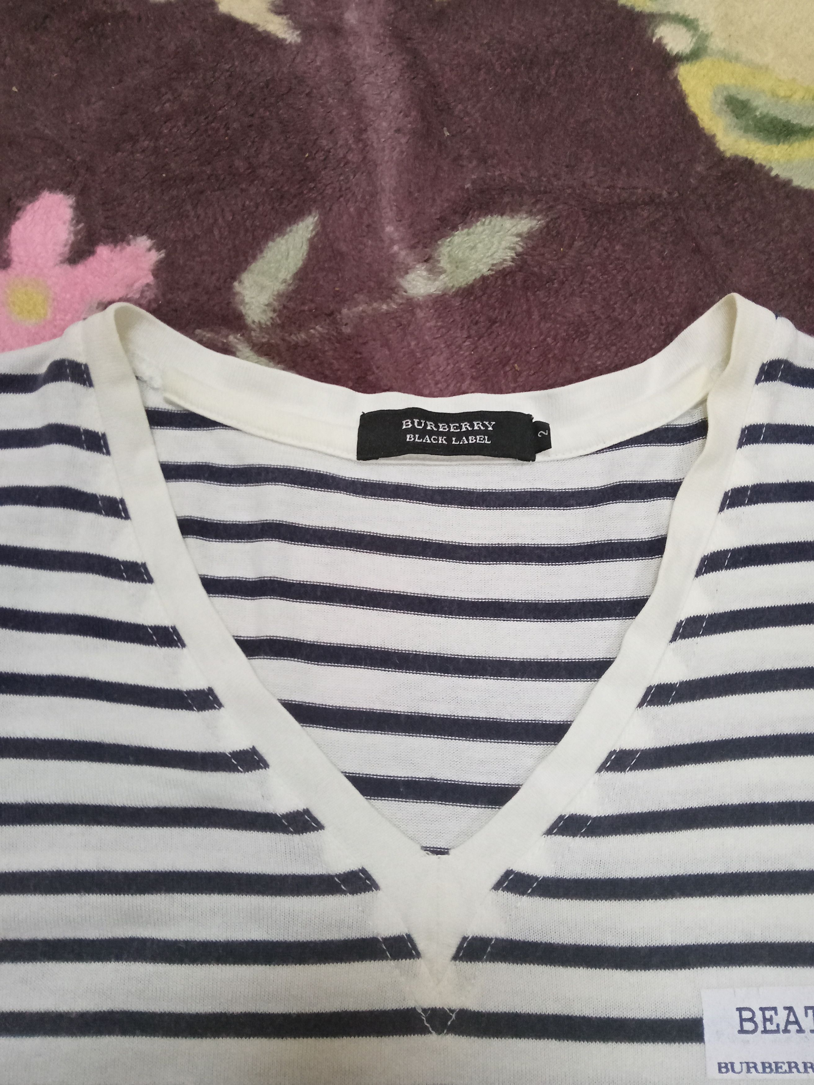 Burberry Beatnik X Burberry Black Label Stripe V Neck Tee Size XS / US 0-2 / IT 36-38 - 7 Thumbnail