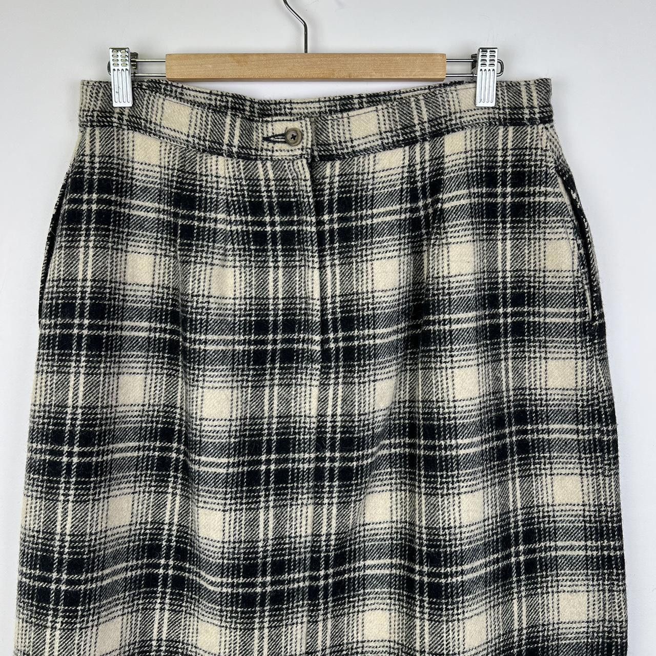 Woolrich Woolen Mills Woolrich Women's Vintage Plaid Maxi Skirt with Fringe Hem Size 36" / US 14 / IT 50 - 2 Thumbnail