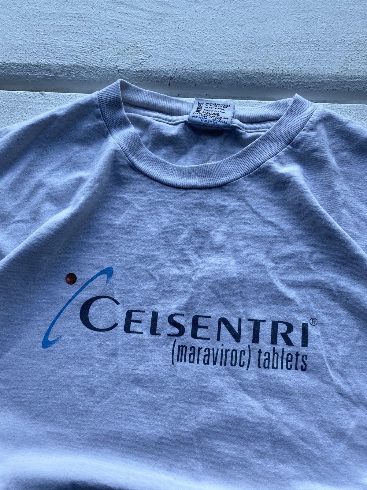 Vintage 🔥90s Pfizer Celsentri Maraviroc Tablets Drug Like Rare Shirt Size US XL / EU 56 / 4 - 2 Thumbnail