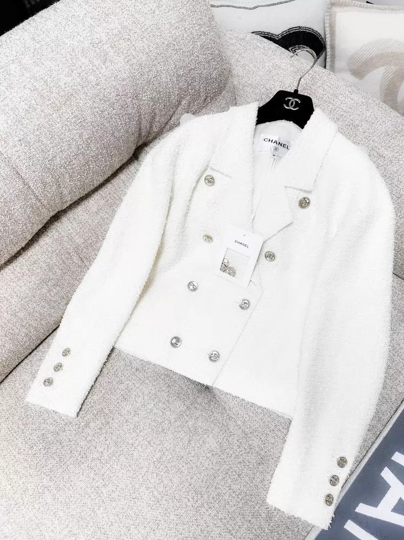 Chanel Chanel Tweed double-breasted silhouette long-sleeved jacke Size XS / US 0-2 / IT 36-38 - 2 Thumbnail