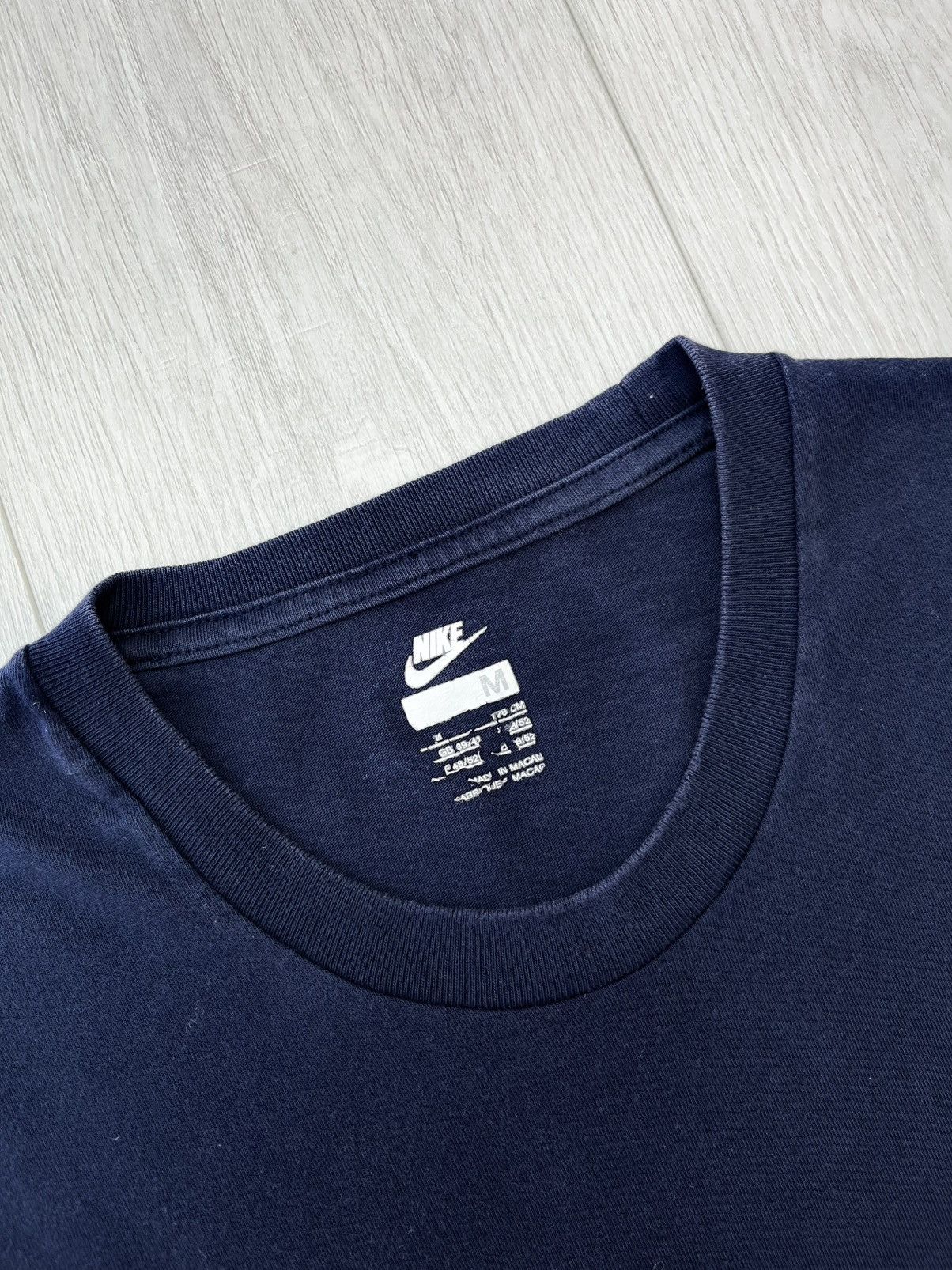 Nike × Vintage Vintage Nike T-Shirt Big Logo AirMax Swoosh Y2K Drill 90s Size US M / EU 48-50 / 2 - 9 Thumbnail