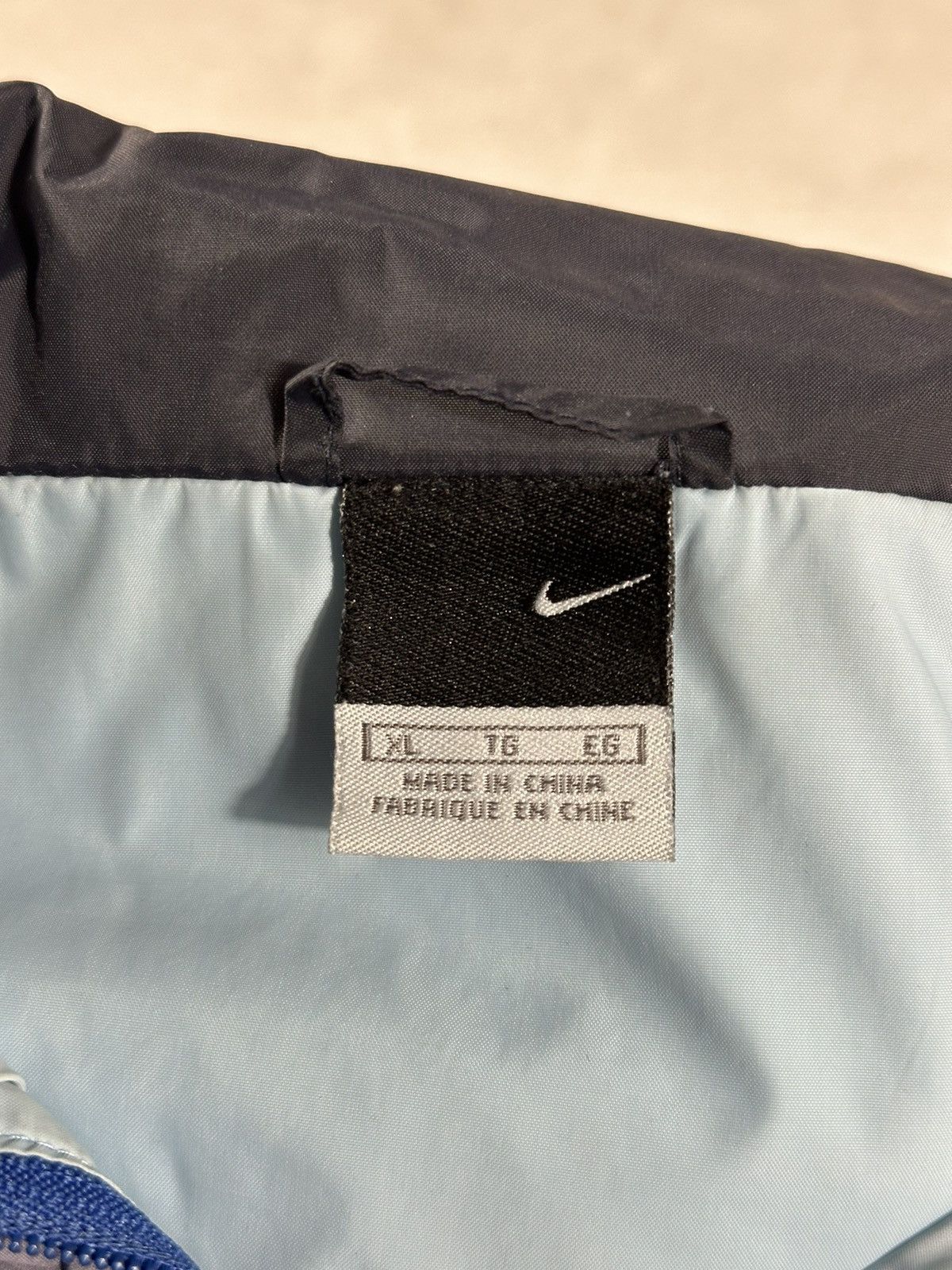 Nike Nike Vintage Windbreaker Gradient Jacket Size US XL / EU 56 / 4 - 4 Thumbnail