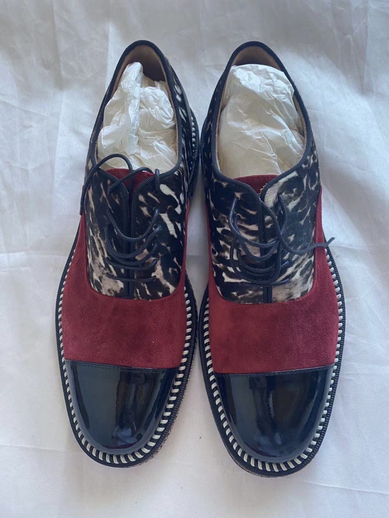 Christian Louboutin Christian Louboutin Dechaine Flat Oxford Suede Size US 8 / EU 41 - 1 Thumbnail
