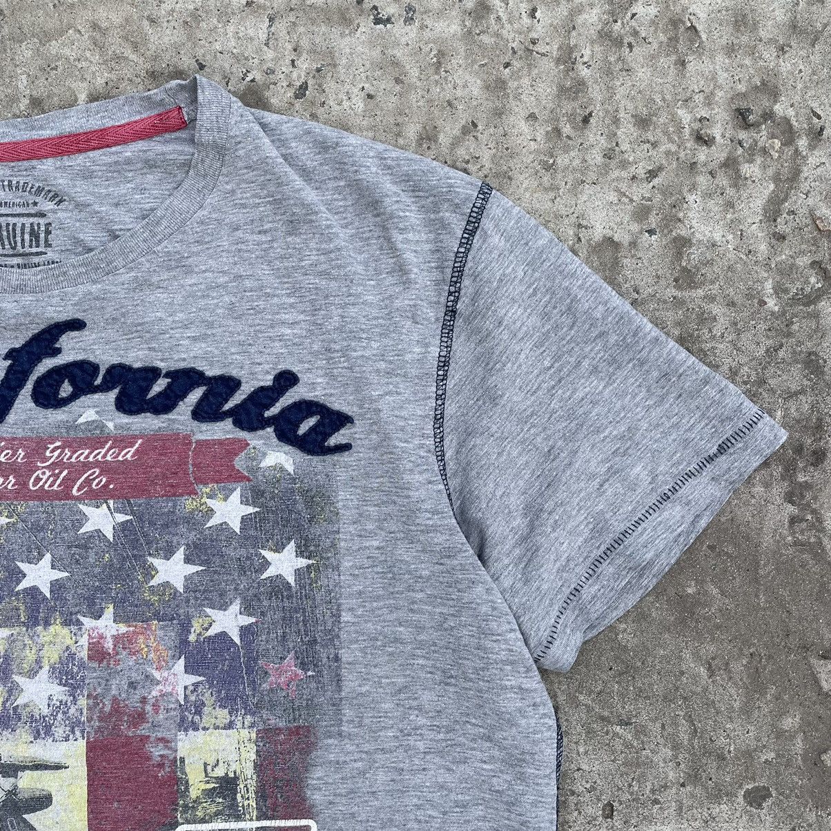 Other Vintage T-shirts Moto Big Logo Motorcycle Style USA 00s Y2K Size US L / EU 52-54 / 3 - 5 Thumbnail