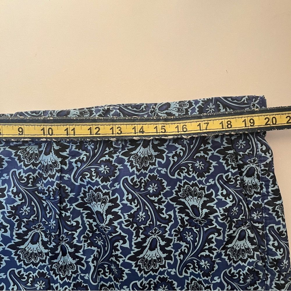 Banana Republic Banana Republic Men’s Casual Shorts Blue Paisley Size 38 Size US 38 / EU 54 - 6 Thumbnail