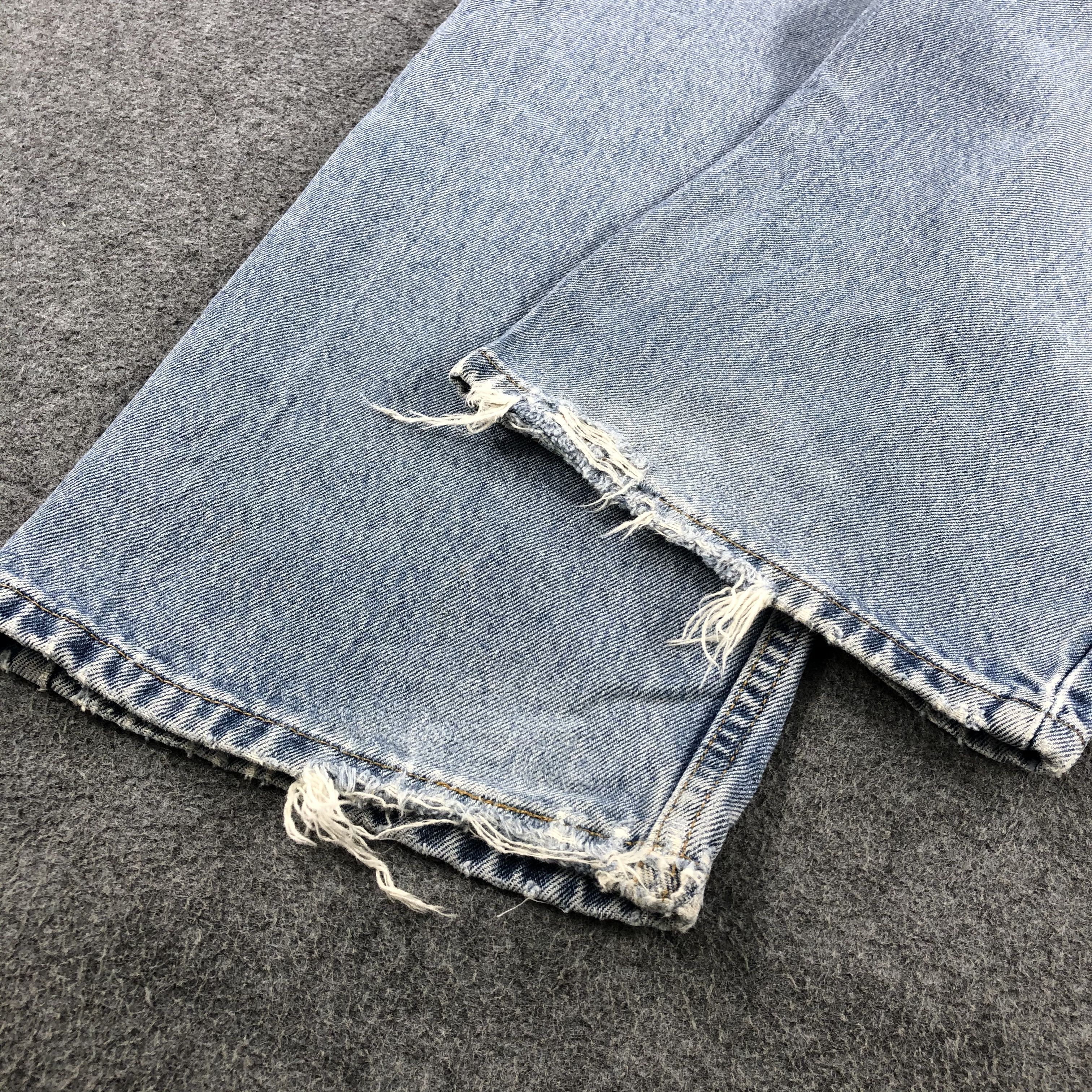 90s Vintage Light Wash Levis 505 Jeans-J2065