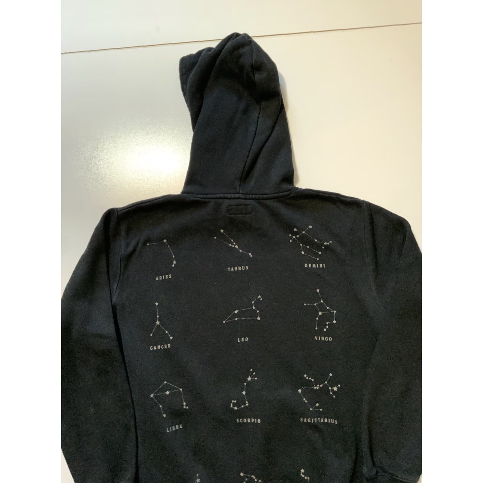 Vintage Chinatown Market Hoodie Zodiac Sign Black Double Side Graphic Pullover Fleece SM Mens S Pullover Hoodie Graphic Zodiac Black Double Side Mens S Size US S / EU 44-46 / 1 - 4 Thumbnail