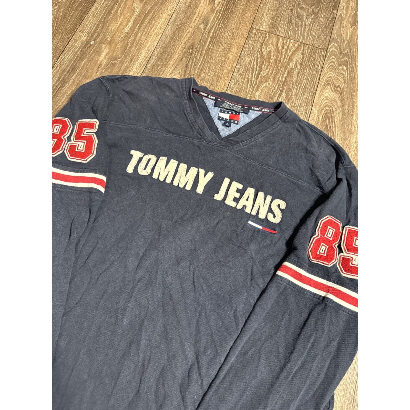 Tommy Hilfiger VINTAGE Tommy Hilfiger T-Shirt Long Sleeve V-Neck Navy Blue Large Men Mens Size US L / EU 52-54 / 3 - 2 Thumbnail